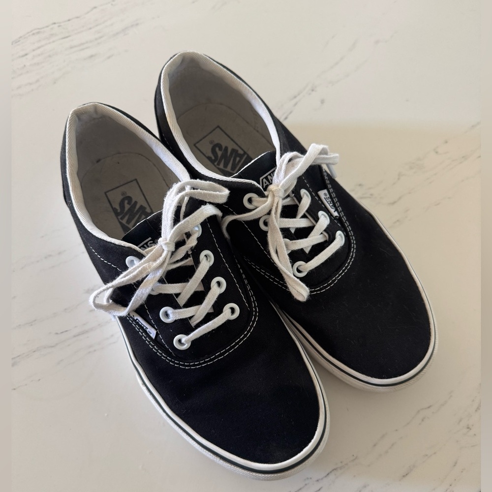 Vans Classic Platform Black and White Sneakers Sz 8